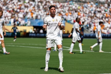 3-0. Federico Valverde celebra el tercer tanto.