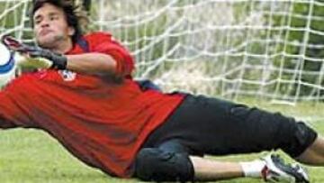 <b>SEGURO DE VIDA.</b> Leo Franco es un portero consagrado.