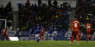 Benzema abri¨® el marcador. 0-1.