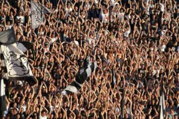 Football Soccer Serbia - Partizan Belgrade v Red Star Belgrade - Super liga - Partizan Belgrade Stadium, Belgrade, Serbia - 17/9/16 Partizan Belgrade's fans cheer during the match.