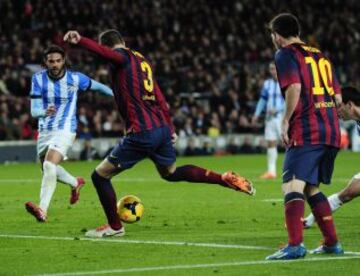 1-0. Piqué anota el primer tanto.