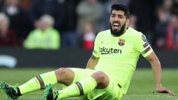 Luis Su&aacute;rez se lamenta en el partido entre Liverpool y Barcelona.