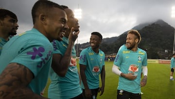 Gabriel Jesus, Milit&atilde;o, Vinicius Jr y Neymar en un entrenamiento de Brasil en la Granja Comary.