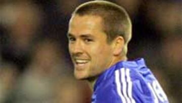 <b>BARCELONA.</B> Michael Owen cree que aún es posible recortar la diferencia de puntos respecto al Barcelona.
