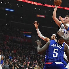 Un Doncic de récord (32 puntos) se queda muy solo en los Mavs