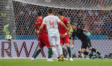 2-3. Rui Patricio en el tercer gol de Nacho Fernández.