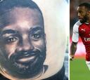 Lacazette conocerá al tuitero que se tatuó su cara en la nalga