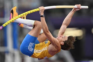 Duplantis corre a 37 km/h para volar