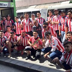 Dan ruidosa bienvenida al Rebaño Sagrado en Monterrey