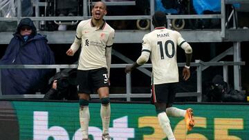 13 February 2022, United Kingdom, Burnley: Liverpool's Fabinho celebrates scoring his side's first goal during the English Premier League soccer match between Burnley and Liverpool at Turf Moor stadium. Photo: Martin Rickett/PA Wire/dpa
13/02/2