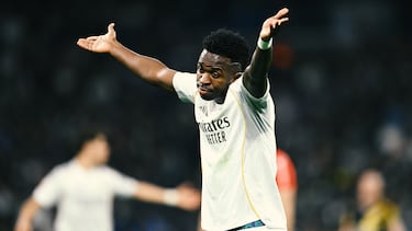 Gesto de Vinicius Júnior tras el gol del Rayo Vallecano.