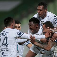 Pachuca corta racha de 10 juegos sin ganar en casa de Santos