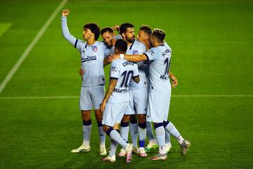 0-1. Joao Félix celebró el primer gol.