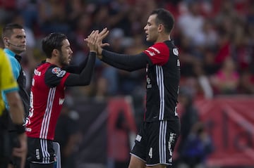 Atlas logró un triunfo que no lo sacó del penúltimo lugar de la tabla general, pero sí lo llevó a su permanencia en el máximo circuito. El equipo rojinegro puede pensar en su próximo duelo ante Chivas en el Clásico Tapatío sabiendo que seguirá un año más en la Liga MX. Del otro lado, los ‘Gallos’ ya disputarán sus siguientes por puro compromiso, pues ya no aspiran a liguilla ni a descender. 