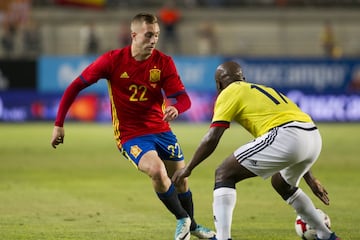 Debutó como internacional con la absoluta en 2014 ante Bolivia y no volvería a jugar con la selección hasta el 28 de marzo de 2017, provocó el penalti del primer gol y anotó el segundo tanto de la victoria de España ante Francia por 0-2. Posteriormente jugaría dos partidos más con la roja.