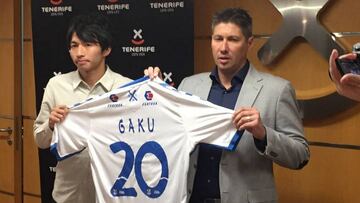 Shibasaki, presentado: "Quería mejorar mi nivel de juego"