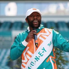 How is Mayweather family life? Wife, sons, daughters