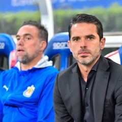 Entrenadores que dejaron a sus equipos a medio torneo en la Liga MX
