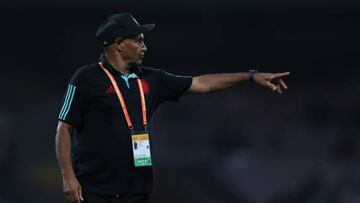 NAVI MUMBAI, INDIA - OCTOBER 30: Carlos Paniagua, Head Coach of Colombia pictured during the FIFA U-17 Women's World Cup 2022 Final between Colombia and Spain at DY Patil Stadium on October 30, 2022 in Navi Mumbai, India. (Photo by Matthew Lewis - FIFA/FIFA via Getty Images)