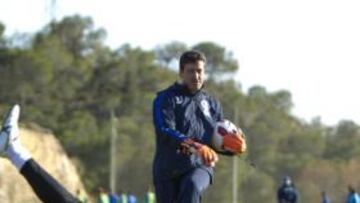 "No se podía jugar, íbamos con zapatillas dentadas"