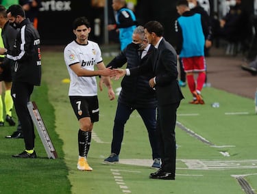 El luso se marchó enfadado de Mestalla y apenas miró a Javi Gracia.