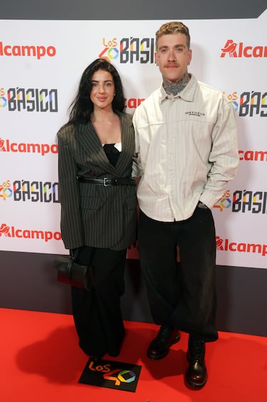 Ale Neathea y Arnau Mestre asiste al concierto de Manuel Turizo en una nueva edición de LOS40 Básico en el Teatro Eslava.