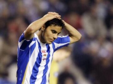 El delantero Omar Bravo dejó Chivas en el 2008 para jugar en el Deportivo La Coruña de España, donde estuvo una temporada antes de volver a México para jugar con Tigres.