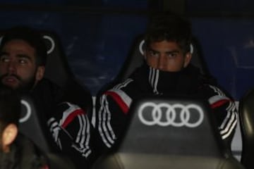Lucas Silva en el banquillo.