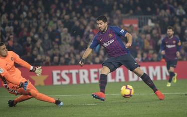 Slim win by a shoddy Barça