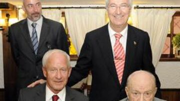 Veteranos del Madrid y del Eintracht celebran el 50 aniversario de la final de Glasgow