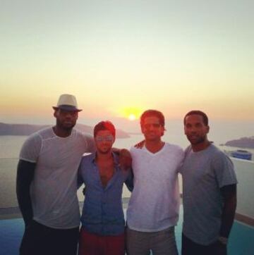 LeBron James, con unos amigos.