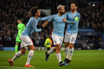 El equipo skyblue se impuso 2-3 en Alemania al Schalke, eso no fue motivo para relajarse en la vuelta y le endosó un abultado 7 a 0. Agüero, con dos tantos, abrió el marcador. También anotaron Sané, Sterling, Bernardo Silva, Foden y Gabriel Jesus finiquitaron la goleada del equipo mancuniano.