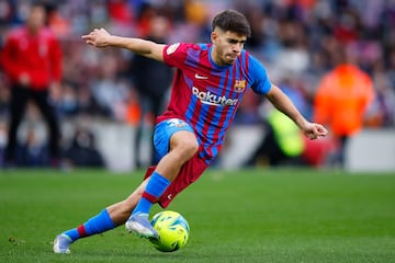 Vistió la camiseta del Barcelona y su filial desde 2021 hasta 2022. Jugó con el Osasuna la temporada 2022-23.