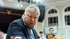 Shírov recibe el castigo de la tecnología en el Gran Suizo de la FIDE