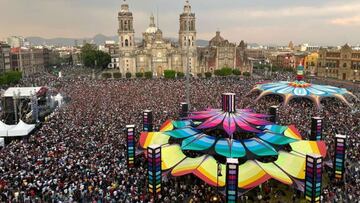 Ciudad de México: Sonideros no pararon ante la lluvia que cayó en el Zócalo y la contingencia ambiental