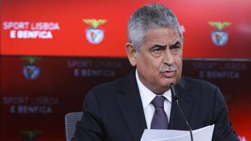 El presidente del Benfica Luis Filipe Vieira lee una declaraci&oacute;n sobre el caso de corrupci&oacute;n &#039;E-Toupeira&#039;.