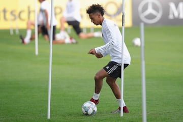 Thilo Kehrer in training with Germany.
