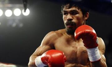 ¿No lo sabías? Manny Pacquiao no solo fue campeón del mundo en boxeo, también jugó básquetbol en la liga de Filipinas. 