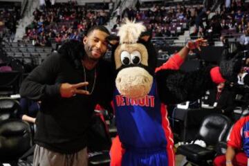 Robert Christopher Riley en el Detroit Pistons-Milwaukee Bucks.