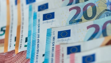 04 December 2018, Saxony, Dresden: ILLUSTRATION - Numerous banknotes of 10, 20 and 50 euros lie sorted on one table. Photo: Monika Skolimowska/dpa-Zentralbild/ZB (Photo by Monika Skolimowska/picture alliance via Getty Images)