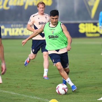 Tomás Alarcón regresó a los entrenamientos con el grupo en el día de ayer. Foto: Cádiz CF