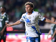 Alejandro Organista celebrates his goal 0-1 of Puebla during the 17th round match between Leon and Puebla as part of the Liga BBVA MX, Torneo Apertura 2025 at Nou Camp Stadium, on November 08, 2025 in Leon, Guanajuato, Mexico.