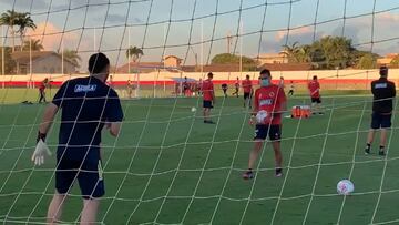 La Selecci&oacute;n ya se encuentra en Goiania y Rueda ya empieza a preparar el siguiente partido. El guardameta realiz&oacute; trabajos en el centro de entrenamiento do Dragao