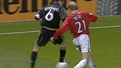 Una de las grandes obras de arte del fútbol: el hermoso taco de Redondo en Old Trafford