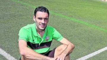 <b>PORTE TAURINO. </b>Antonio Román posa para AS en el campo.