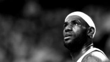 LeBron James, durante el sexto partido.