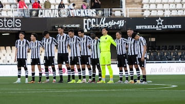 El FC Cartagena dejó escapar la victoria ante el CD Castellón tras irse 2-0 al descanso.