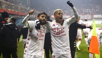 Futbol, Nublense vs Union Espanola
Fecha 16, campeonato Nacional 2023
El jugador de Union Espanola Diego Acevedo, izquierda, celebra su gol contra Nublense durante el partido por primera division jugado en el estadio Nelson Oyarzun en Chillan, Chile.
06/07/2023
Mauricio Ulloa/Photosport
Football, Nublense vs Union Espanola
16th turn, 2023 National Championship
Union Espanola player Diego Acevedo, left, celebrate scoring against Nublense during the first division football match at Nelson Oyarzun stadium in Chillan, Chile.
06/07/2023
Mauricio Ulloa/Photosport