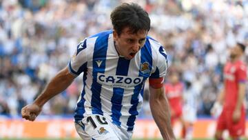 Real Sociedad's Spanish midfielder Mikel Oyarzabal celebrates scoring the opening goal during the Spanish league football match between Real Sociedad and Getafe CF at the Reale Arena stadium in San Sebastian on April 8, 2023. (Photo by ANDER GILLENEA / AFP) (Photo by ANDER GILLENEA/AFP via Getty Images)