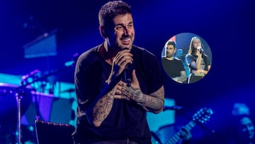 Melendi pide a una admiradora subir al escenario a interpretar una canción y su cara al escuchar su voz lo dice todo